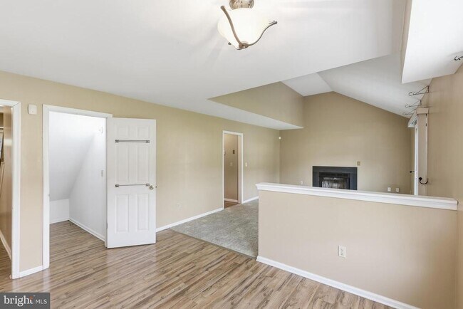 Building Photo - 251 N Caroline Pl