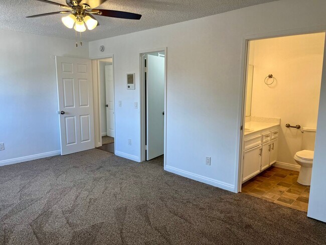 Building Photo - 3 Bed/ 2 Bath Clairemont Mesa