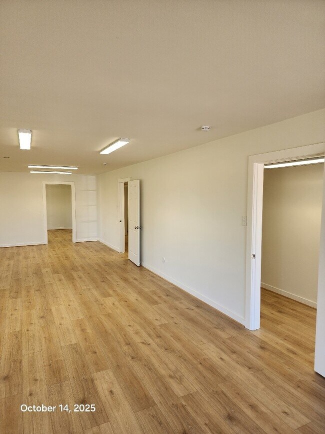 Building Photo - 1301 N Avenue H