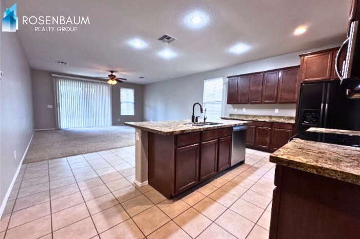 Building Photo - 2969 E Isaiah Ave