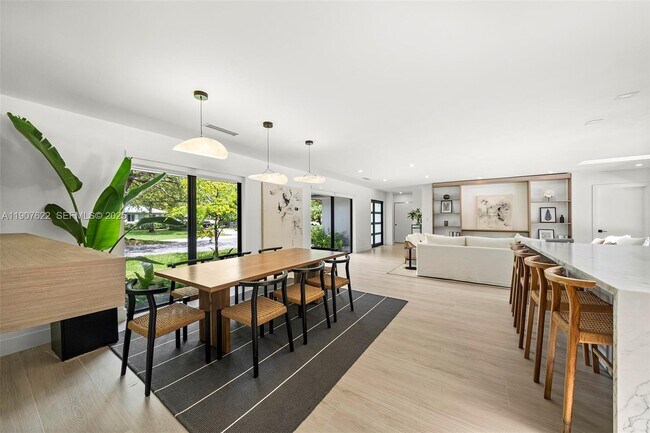 Building Photo - 15121 SW 69th Ct