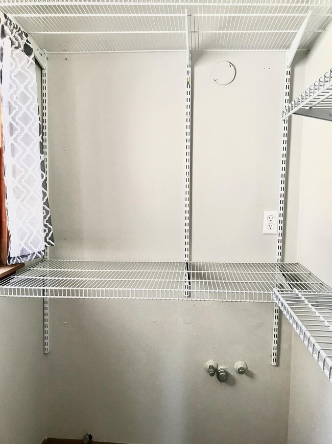 Building Photo - 24 Mathers Farm Rd