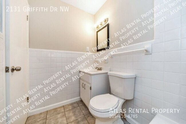 Building Photo - 2131 Griffith Dr NW