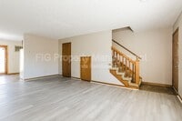 Building Photo - 537 Scott County Rd