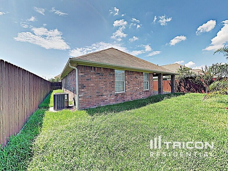 Building Photo - 12713 Rio Brazos St