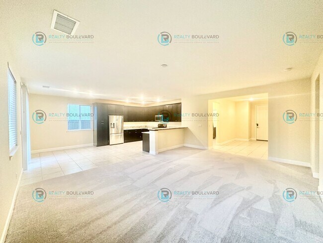 Building Photo - 2098 Bishop Pine St