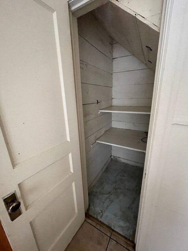 Building Photo - 103 Goodman Pl