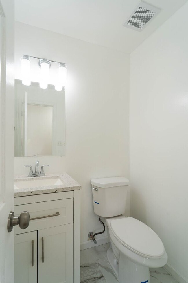 Building Photo - Fabulous Home in Aquia Harbor