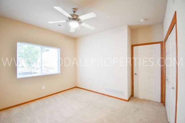 Building Photo - Move In Special!!! 2 bedrooms and 2 bathrooms in Johnston!! Check out this ground-level condo!!!