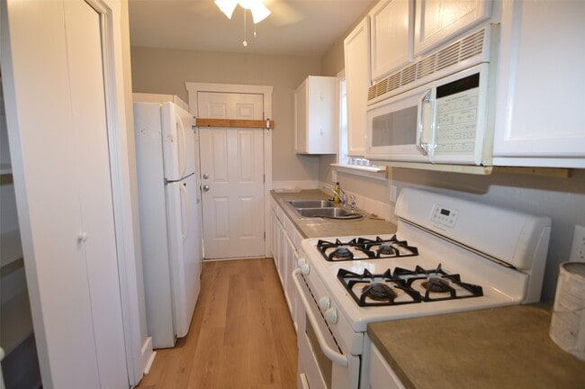 Building Photo - 2714 Holman St