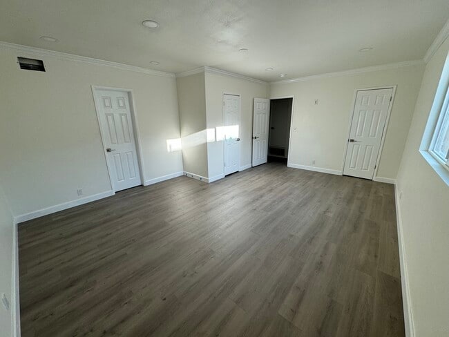 Building Photo - 3536 West Ave