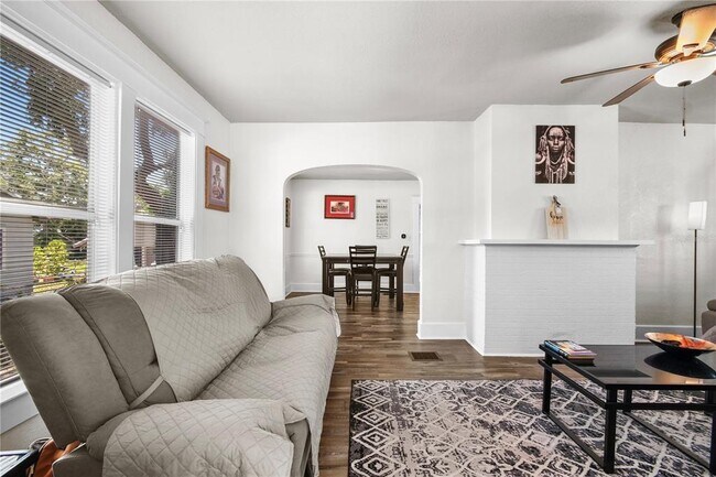 Building Photo - 766 13th Ave S