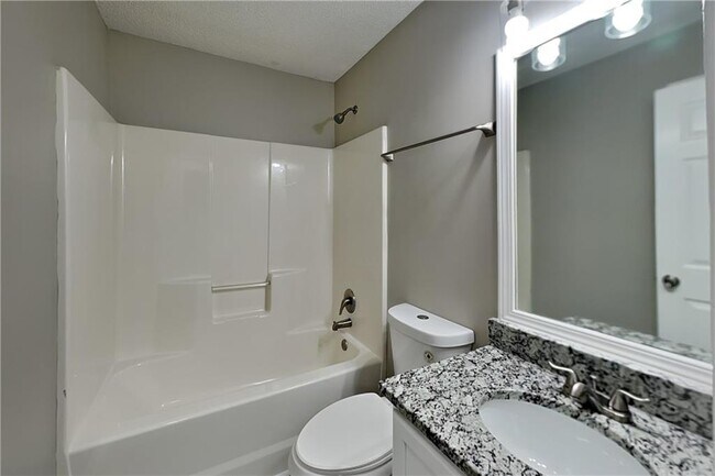 Building Photo - 705 Beranda Cir