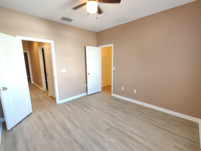 Building Photo - 7801 Seafield Ln