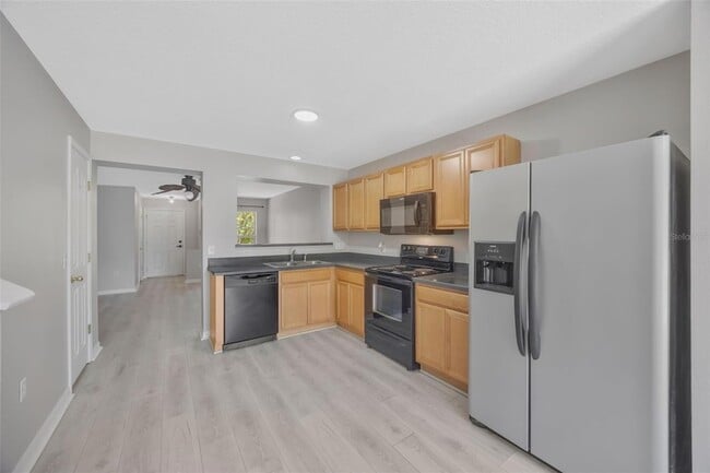 Building Photo - 6831 Dartmouth Hill St