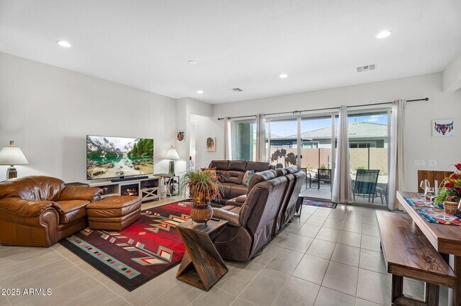 Building Photo - 866 W Flatiron Trl