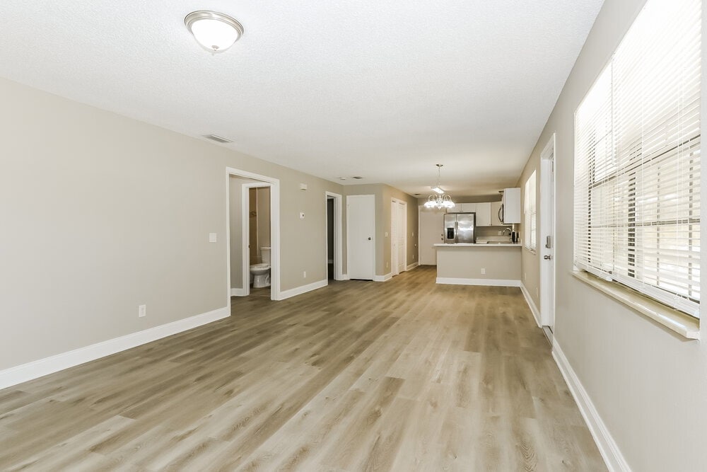 Building Photo - 1142 Monroe Blvd