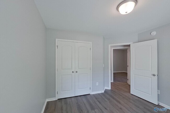 Building Photo - 112 Live Oak Dr