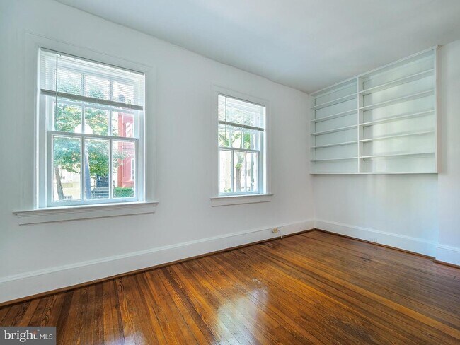 Building Photo - 2908 Q St NW