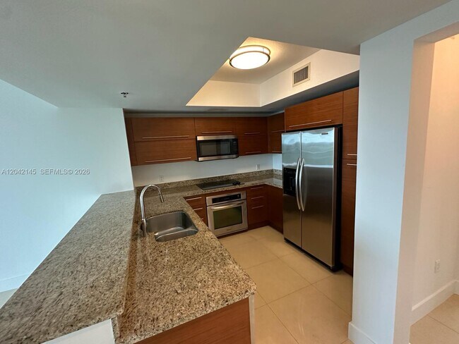 Building Photo - 2641 N Flamingo Rd