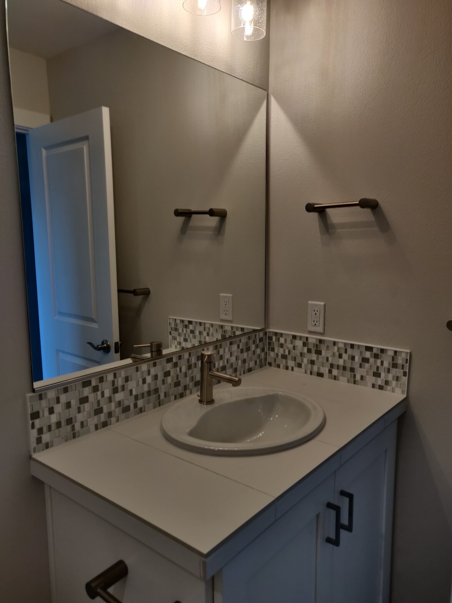2nd full bathroom - 3893 SE 81st Ave