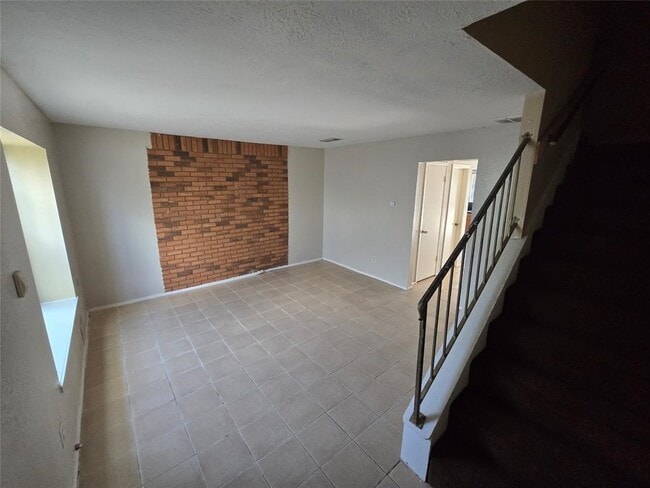 Building Photo - 7045 Chasewood Dr