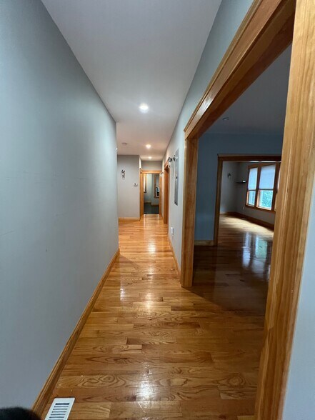 Building Photo - 152 Winchester St