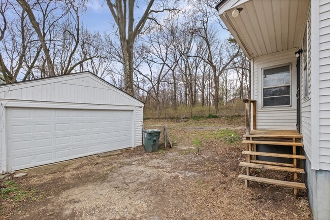 Building Photo - 2185 Slocum Ave