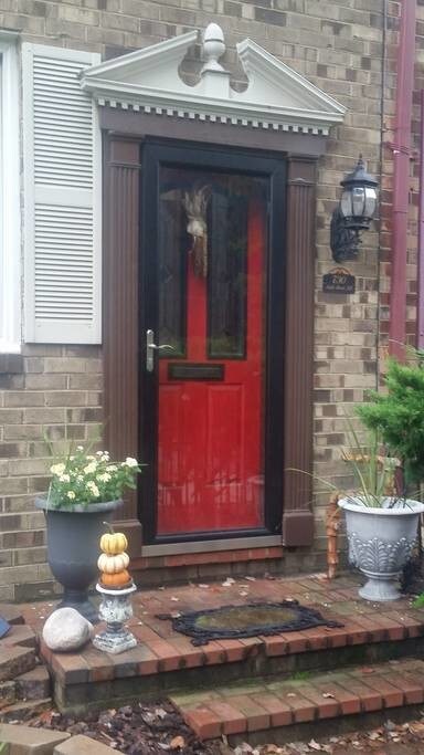 Building Photo - 730 6th St NE