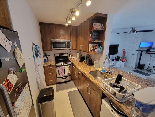 Building Photo - 3304 Virginia St