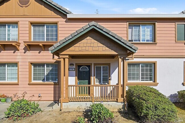 Building Photo - 712 Daniels Ave