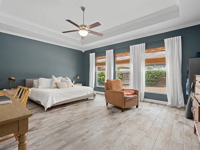 Building Photo - 15114 Barataria Dr