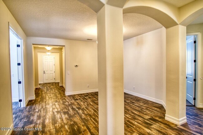 Building Photo - 8087 Quimby Ct