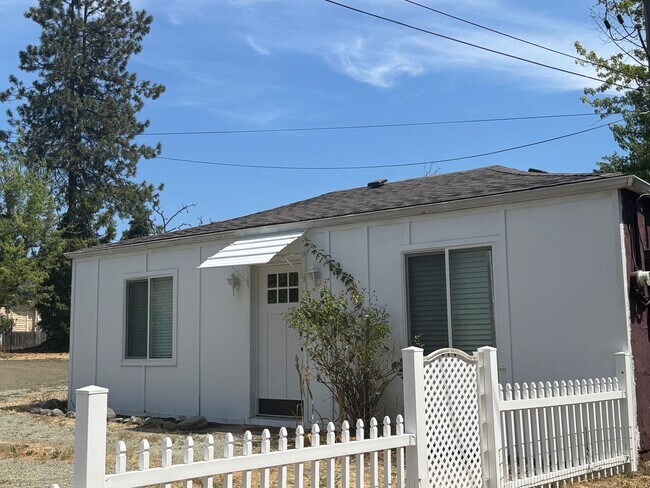 Primary Photo - 1745 SE Jackson St
