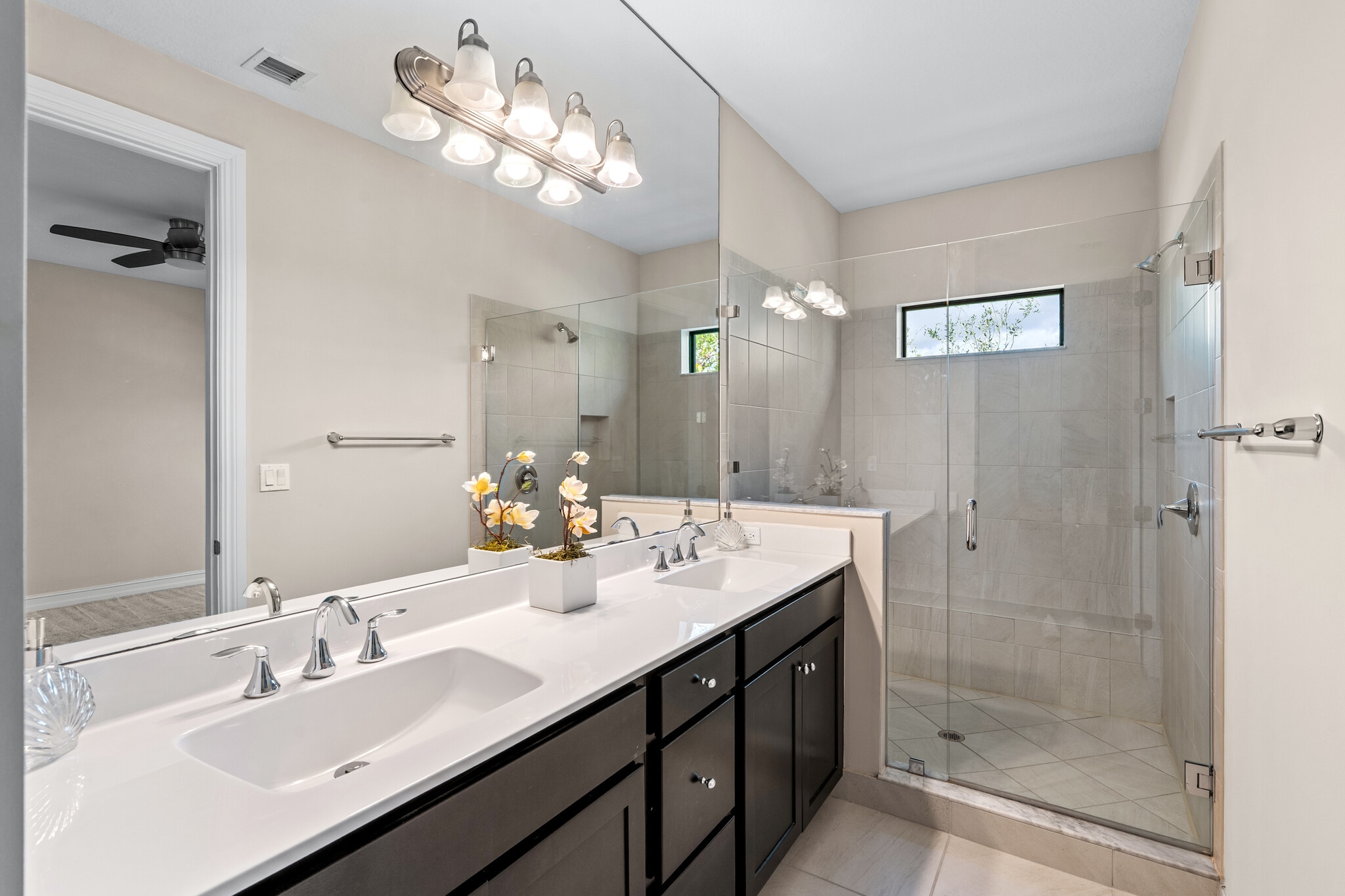 Mastrer Bathroom - 10103 Akenside Dr