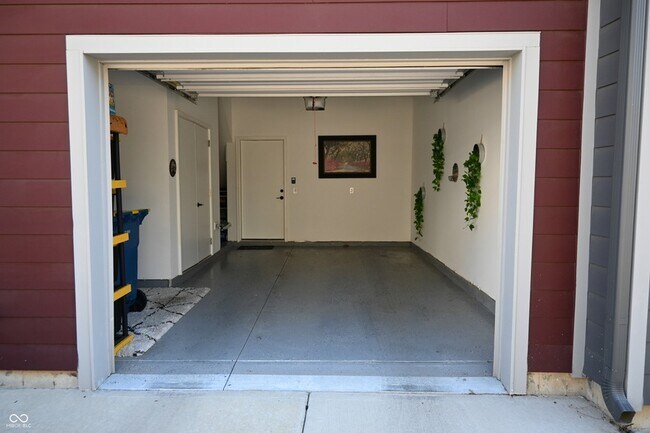 Building Photo - 1722 Alvord St