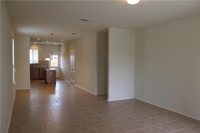 Building Photo - 525 Coffee Berry Dr