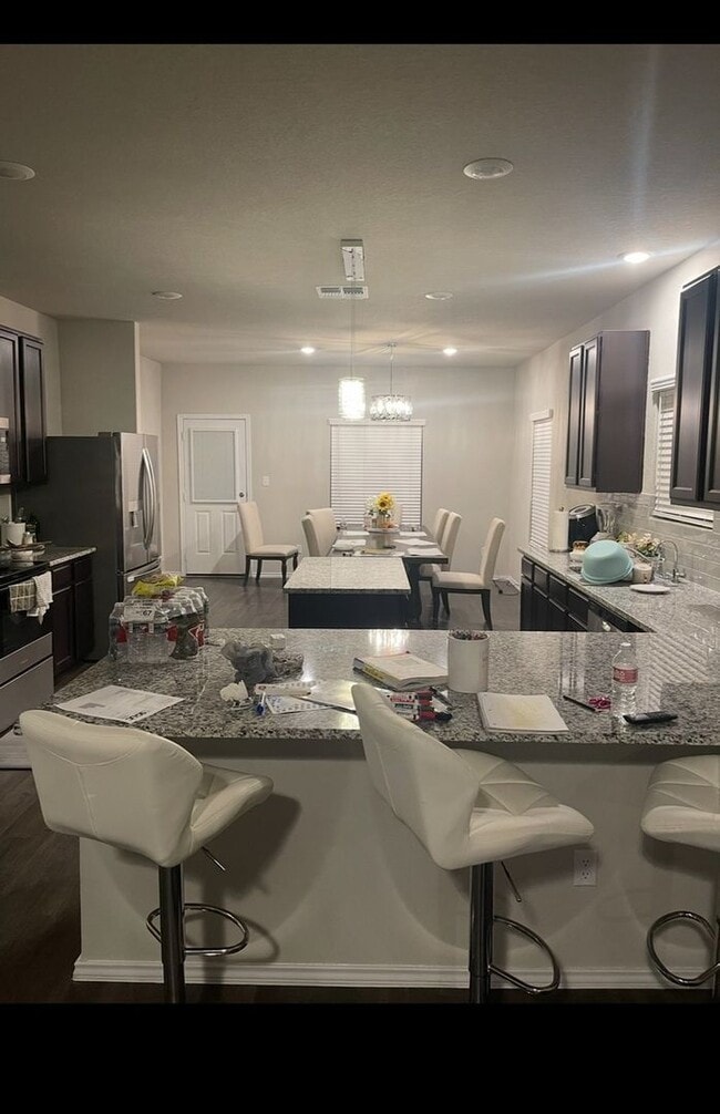 Building Photo - 5 Bedroom House in Cibolo