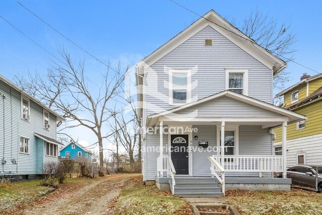 Building Photo - 902 Bye St