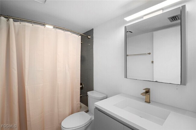 Building Photo - 15456 Admiralty Cir