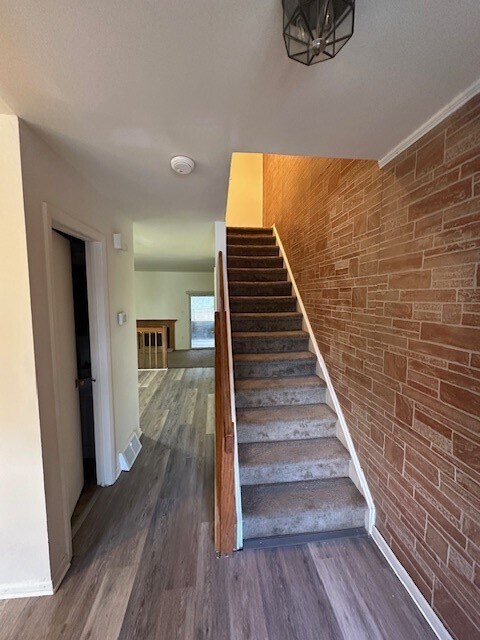 Entry looking in - 6 Bristol Way