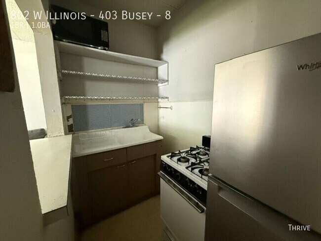 Building Photo - 802 W Illinois St