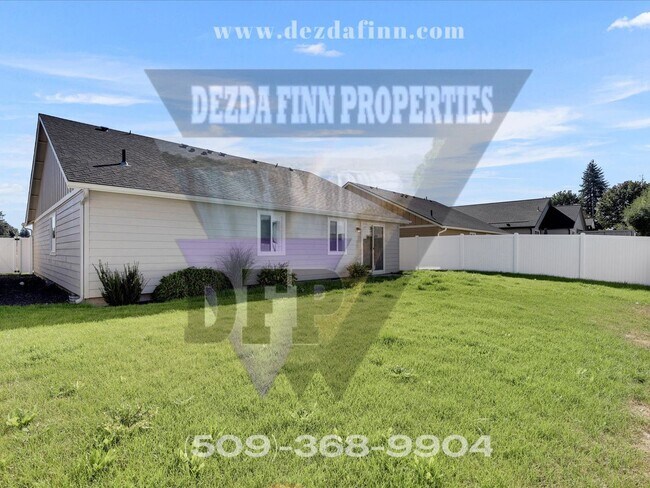 Building Photo - Recently Built, 3 Bed, 2 Bath, 1 Level Spo...