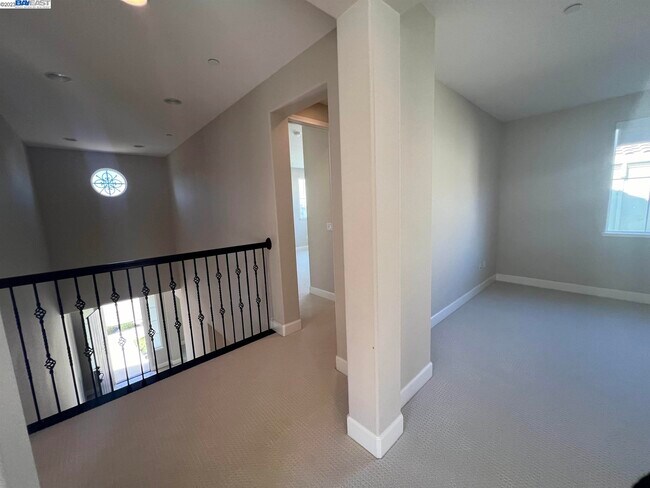 Building Photo - 1695 N Terracina Dr
