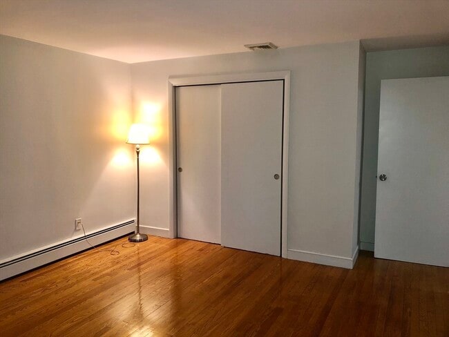 Building Photo - 15 Sycamore Rd