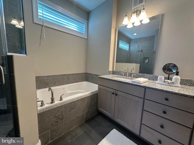 Building Photo - 30475 Madeira Ln