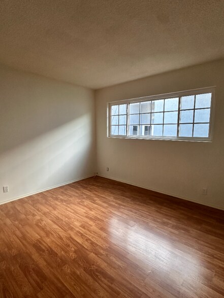 Building Photo - 707 N Genesee Ave