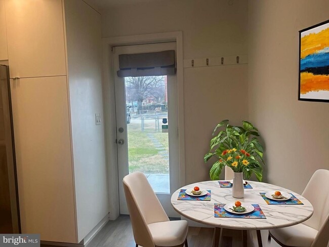 Building Photo - 400 Riggs Rd NE