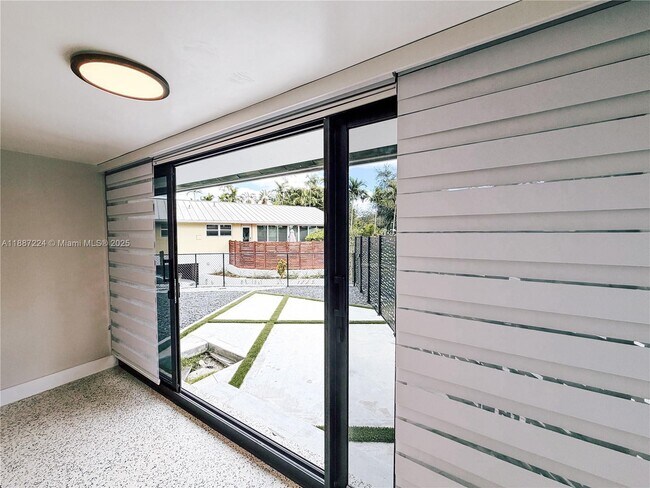 Building Photo - 425 NE 103rd St