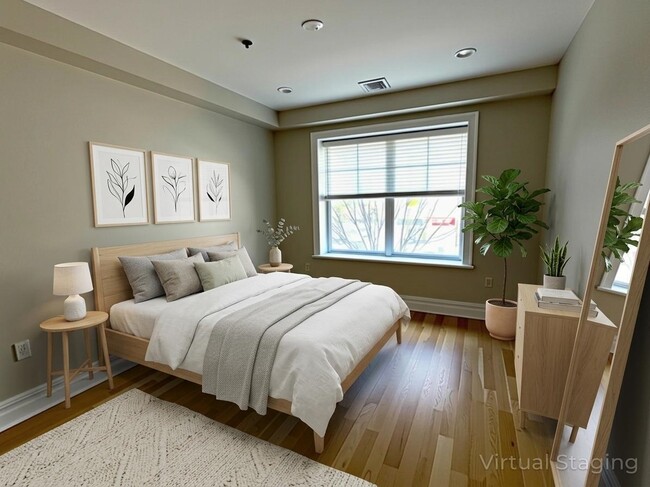 Building Photo - 703 Adams St